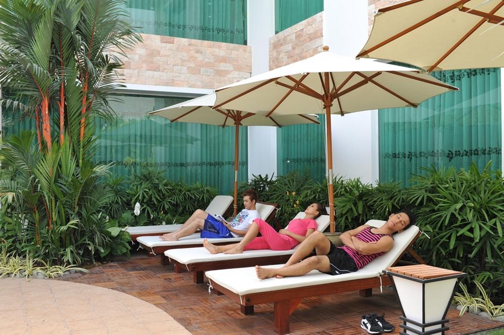 Palm Spring Resort Янгон Екстериор снимка
