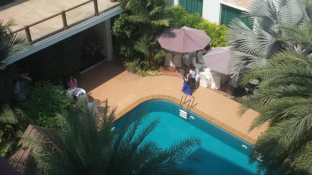 Palm Spring Resort Янгон Екстериор снимка