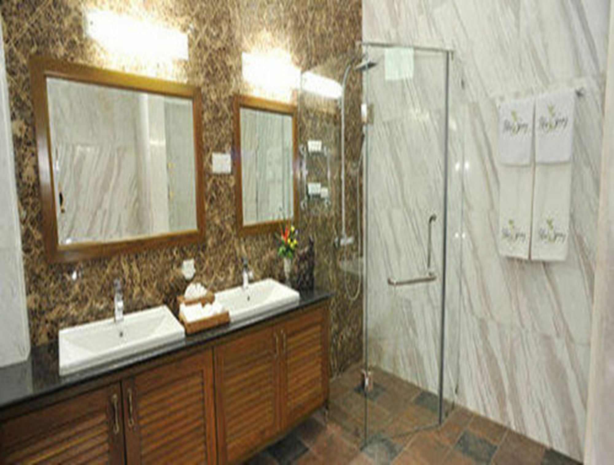 Palm Spring Resort Янгон Екстериор снимка